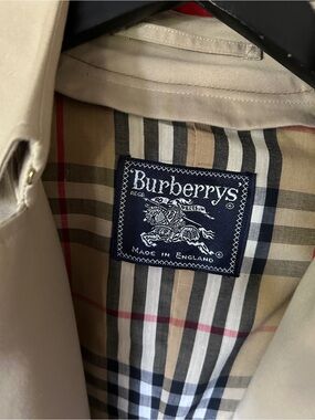 Burberry Beige Trench Coat with Vintage Nova Check Lining